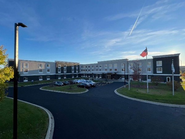 La Quinta by Wyndham Bannockburn-Deerfield image 1