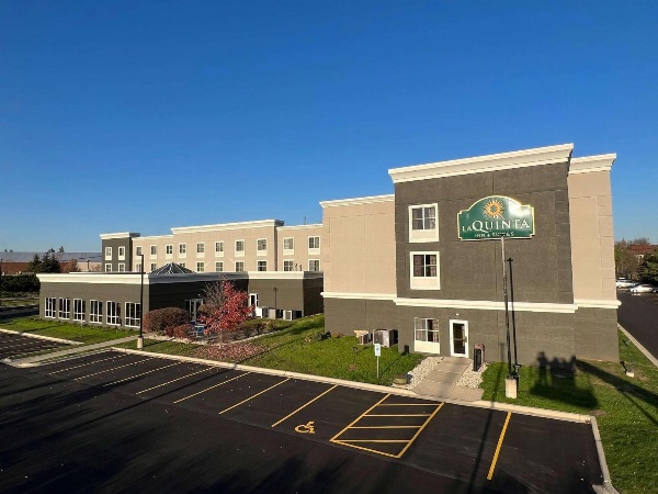 La Quinta by Wyndham Bannockburn-Deerfield image 2