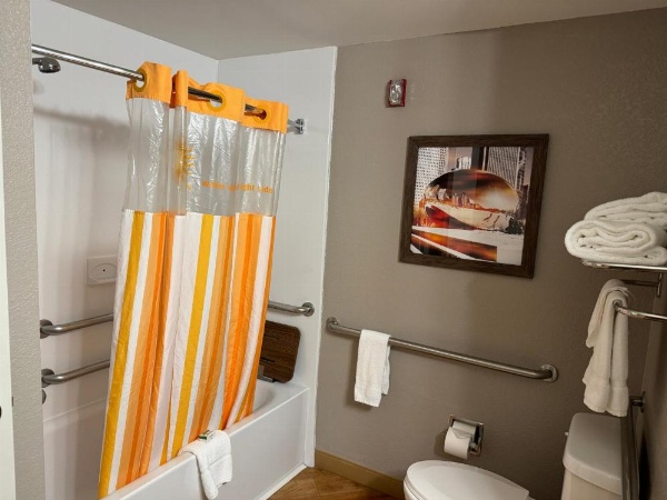 La Quinta by Wyndham Bannockburn-Deerfield image 39