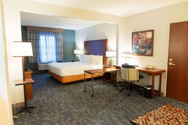 La Quinta by Wyndham Bannockburn-Deerfield image 51