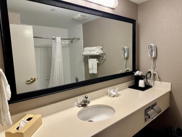 La Quinta by Wyndham Bannockburn-Deerfield image 63